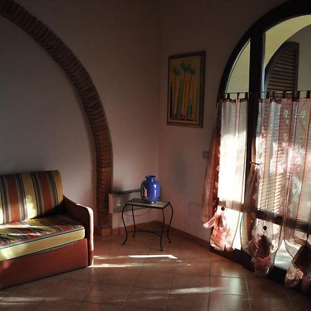 Apartamento Monolocale Con Piscina S.Martino Riparbella Exterior foto